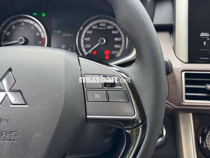 Mitsubishi Xpander Cross Cross cao cấp nhất Đen