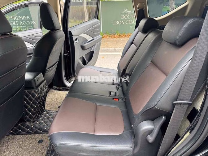 Mitsubishi Xpander Cross Cross cao cấp nhất Đen