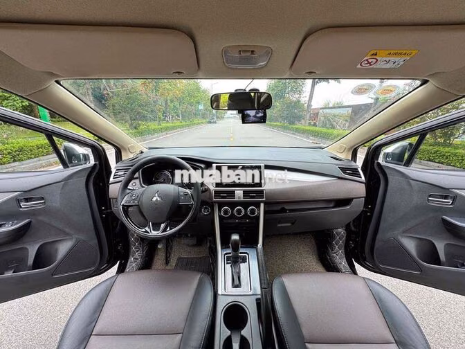 Mitsubishi Xpander Cross Cross cao cấp nhất Đen
