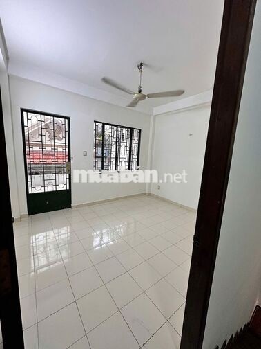 Nhà HXH Nguyễn Thiện Thuật Q.3- 3 Tầng- 4PN- 40m2- 8,7 TỶ TL