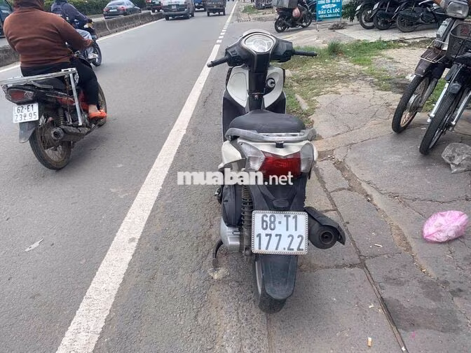 Kymco People 16E Trắng