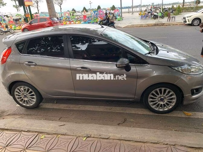Ford Fiesta 1.0ecoboots cọp zin siêu tiết kiệm
