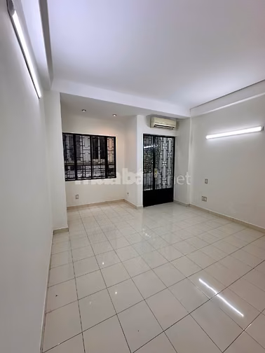 Bán nhà đúc 3 tầng số 541/23 Điện Biên Phủ, Quận 3, 4x10m, 8,8 tỷ
