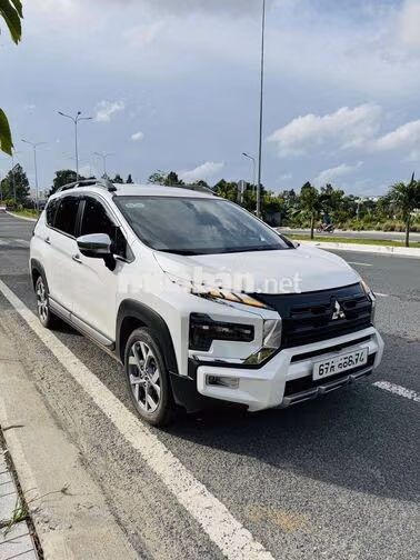 Mitsubishi Xpander Cross 2024 Trắng 18.000 km