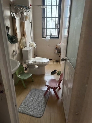 10,7 tỷ/240m2 sàn.Nhà đường Tùng Thiện Vương, 3 tầng,4 P ngủ,khu Nam V