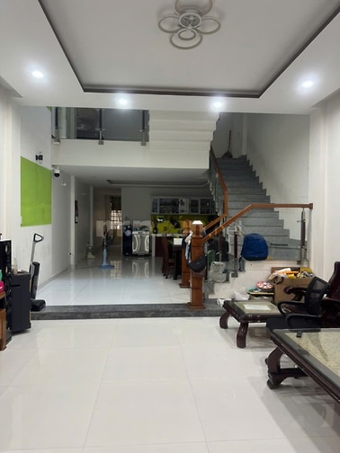 10,7 tỷ/240m2 sàn.Nhà đường Tùng Thiện Vương, 3 tầng,4 P ngủ,khu Nam V
