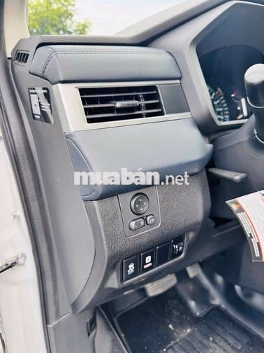 Mitsubishi Xpander Cross 2024 Trắng 18.000 km