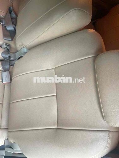 Toyota Innova 7 chỗ Bạc 223.303 km