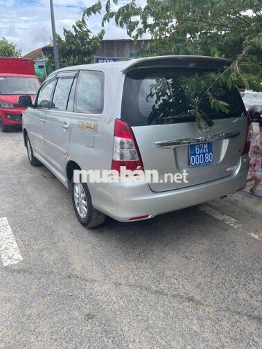 Toyota Innova Bạc