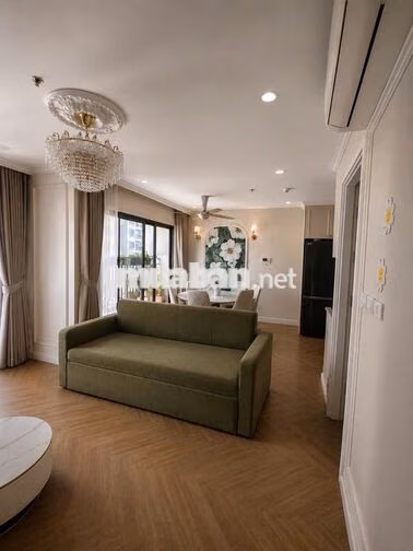 Bán 2Pn2wc +1 64m imperia tầng 15 giá 4.5 tỷ kđt Vinhomes Smart City