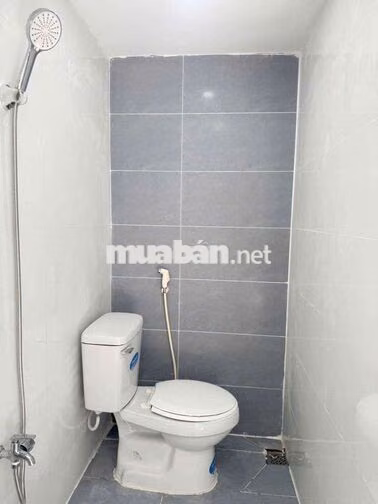 cho thuê nhà đường Phạm Hùng C10 DT.3m×6m } 1 lầu 1 Phòng 1 toilet.