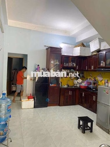 Cho thuê nhà nguyên căn nằm ngay sau lưng Emart Phan Huy Ích