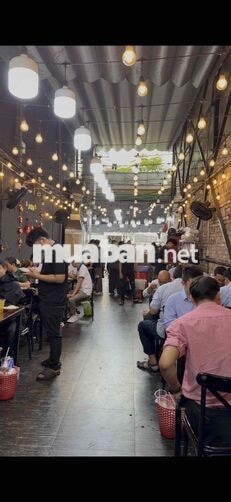 Cần tuyển phục vụ quán cơm