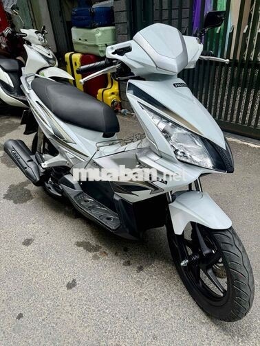 ab 2 đèn(FI)Trắng Phun xăng điện tử bs43, máy rin