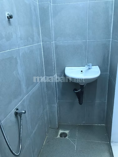 Nhà nhỏ nguyên căn gần cầu chữ Y