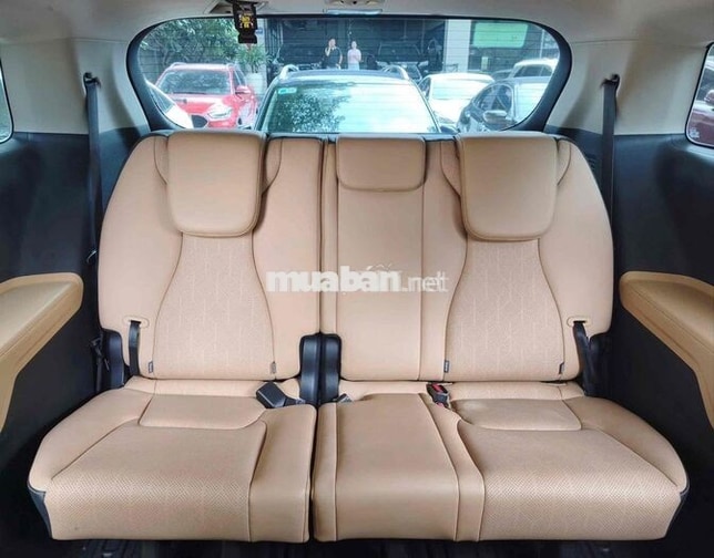 Kia Carnival Luxury 2022 Bạc 7 chỗ Tự động Xăng