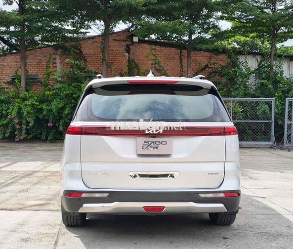 Kia Carnival Luxury 2022 Bạc 7 chỗ Tự động Xăng
