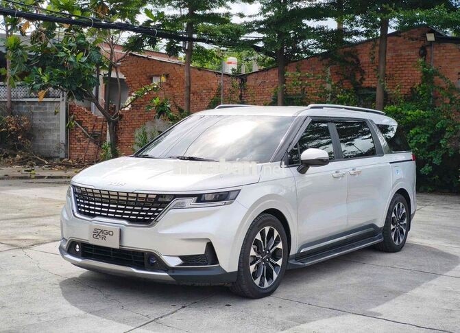 Kia Carnival Luxury 2022 Bạc 7 chỗ Tự động Xăng