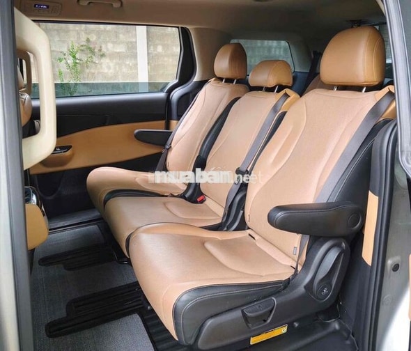 Kia Carnival Luxury 2022 Bạc 7 chỗ Tự động Xăng
