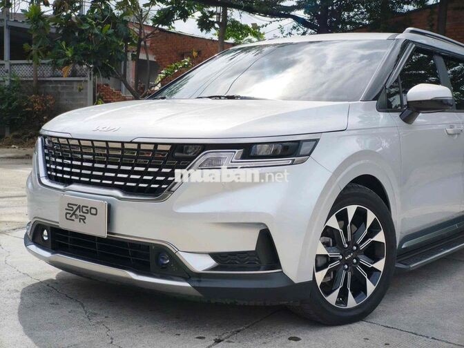 Kia Carnival Luxury 2022 Bạc 7 chỗ Tự động Xăng