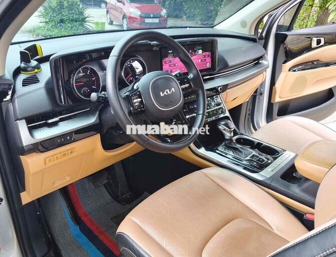Kia Carnival Luxury 2022 Bạc 7 chỗ Tự động Xăng