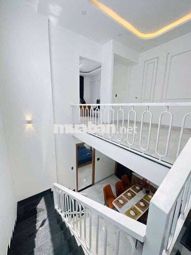 nhà villa hồ bơi, hẻm xe hơi, sổ riêng