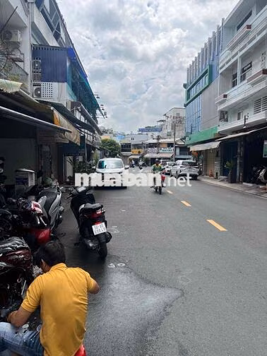 CHO THUÊ NGUYÊN LẦU 1 4x15 2pn  nhà trống có 1 tủ lạnh xài chung.