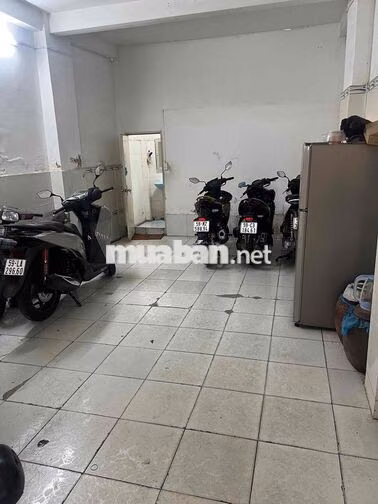 CHO THUÊ NGUYÊN LẦU 1 4x15 2pn  nhà trống có 1 tủ lạnh xài chung.