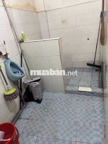 CHO THUÊ NGUYÊN LẦU 1 4x15 2pn  nhà trống có 1 tủ lạnh xài chung.
