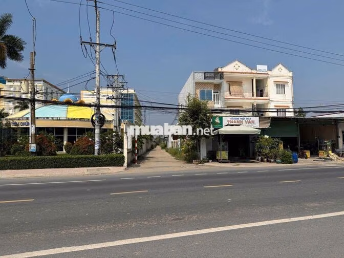 Bán đất thổ cư cạnh Bv Đa Khoa Xuyên Á Hậu Nghĩa. Giá 1,350 tỷ.