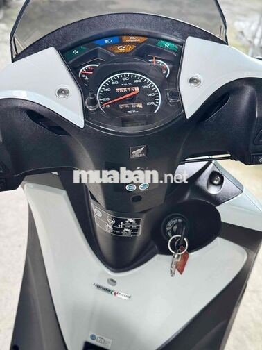 Honda SH 150 Tự động Trắng