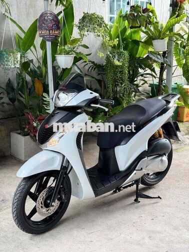 Honda SH 150 Tự động Trắng
