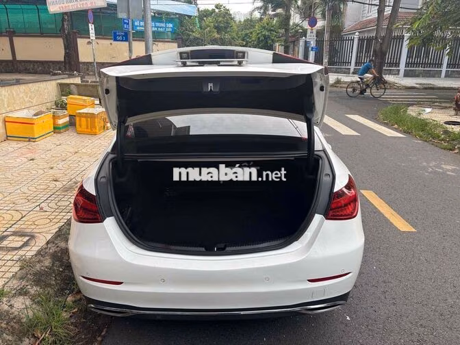 Mercedes-Benz C200 rất mới