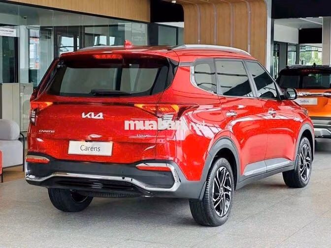 Kia Carens 7 chỗ màu Đỏ