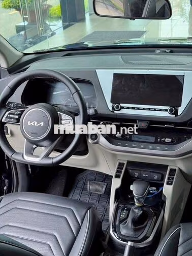 Kia Carens 7 chỗ màu Đỏ