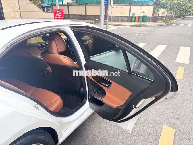 Mercedes-Benz C200 rất mới
