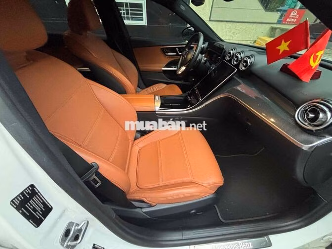 Mercedes-Benz C200 rất mới