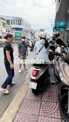 Cần gấp thợ , dọn xe , bán xe Vespa tại Phú Nhuận