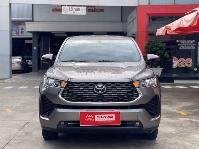 Toyota Innova Cross 2.0V 2024 Nâu 51.302 km