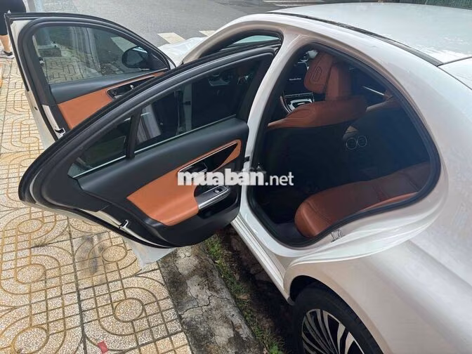 Mercedes-Benz C200 rất mới