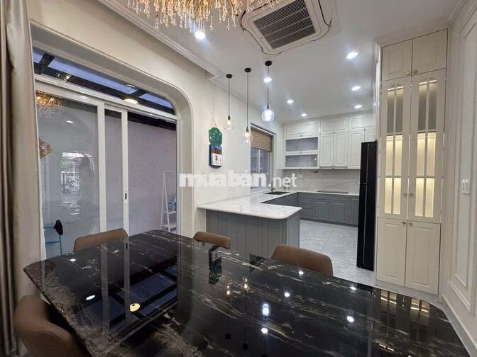 CHO THUÊ BIỆT THỰ LIỀN KỀ TẠI PHÚ MỸ HƯNG - DT 378M2- GIÁ 65 TRIỆU/TH