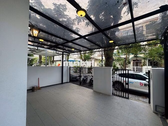 CHO THUÊ BIỆT THỰ LIỀN KỀ TẠI PHÚ MỸ HƯNG - DT 378M2- GIÁ 65 TRIỆU/TH