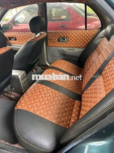 Toyota Camry GLI màu xanh, phiên bản GLI.