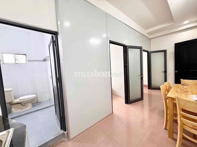 DẠNG STUDIO FULL NỘI THẤT 2PN CỬA SỔ TRỜI NGAY HUIT - VHU