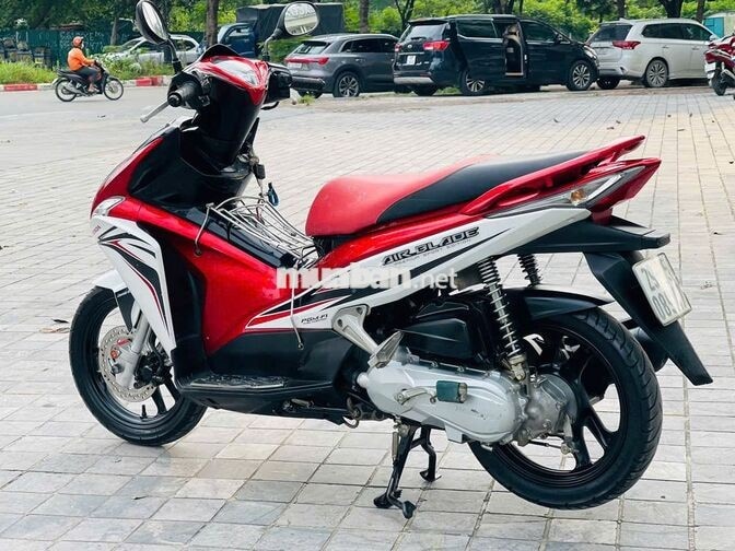 Honda Air Blade 110cc màu Đỏ, Trắng, Đen