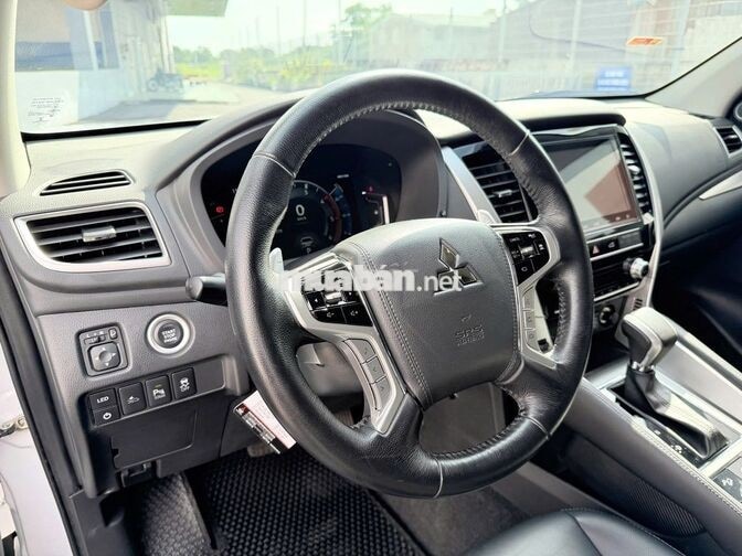 Mitsubishi Pajero 2.4L 4*4 Dầu 2022 Trắng