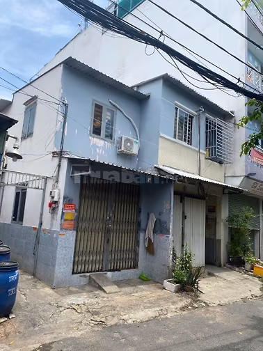 Dãy nhà trọ 301m2 đất, gồm 14 phòng sát mặt tiền đường Nguyễn Văn Quá
