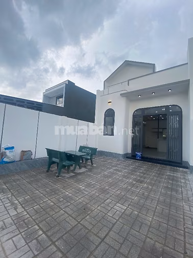 bán nhà gấp 5x16m, gần chợ Nhị Xuân Hóc Môn