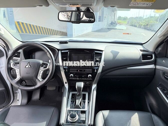 Mitsubishi Pajero 2.4L 4*4 Dầu 2022 Trắng
