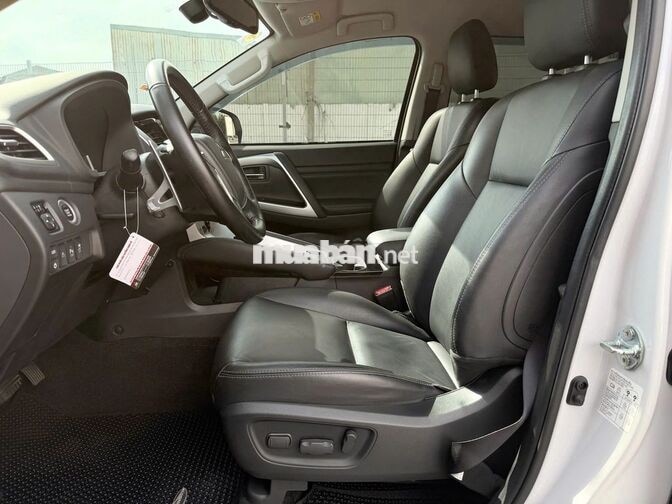 Mitsubishi Pajero 2.4L 4*4 Dầu 2022 Trắng